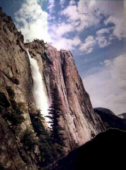yosemite.jpg (44201 bytes)